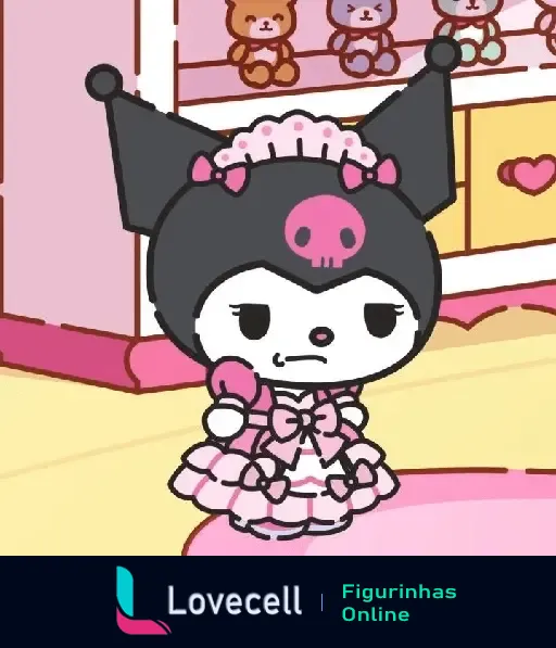 Kuromi, personagem de animação, usando um vestido rosa decorado com laços em uma sala com estantes, dentro do tema Kuromi e Hello Kitty.