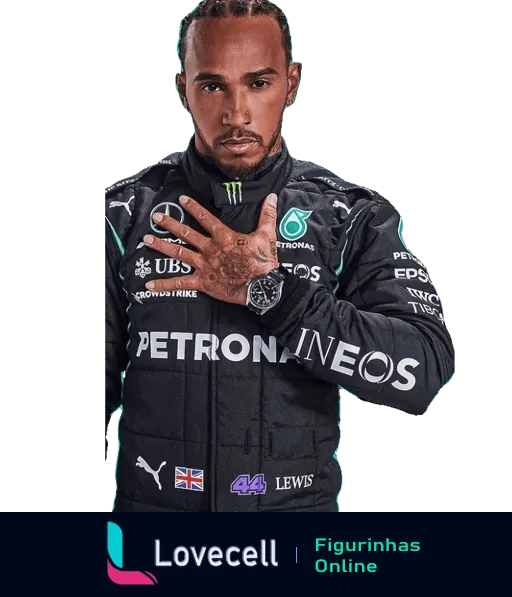 Lewis Hamilton em traje de corrida da Mercedes, com a mão no peito, mostrando patrocinadores Petronas, INEOS e UBS, expressão séria e focada