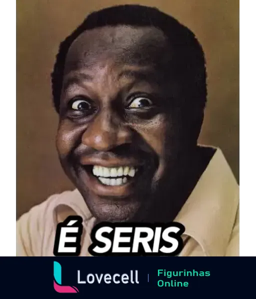 Imagem de um homem sorridente com olhar divertido, escrito 'É SERIS' em destaque na parte inferior. Título: 'Mussum'. Tags: 'É seris'.