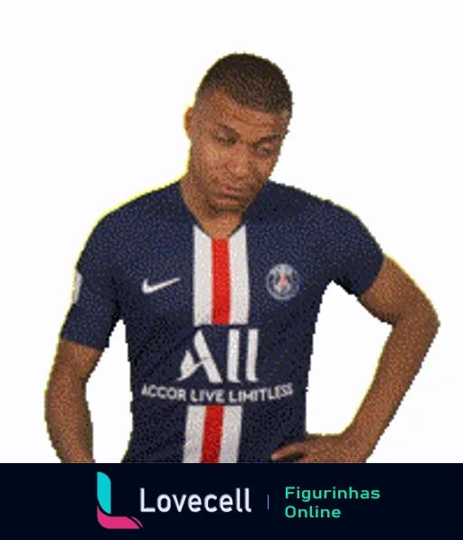 Jogador do Paris Saint-Germain comemorando gol com alegria, usando camisa oficial com patrocínios 'ALL' e 'Accor Live Limitless'