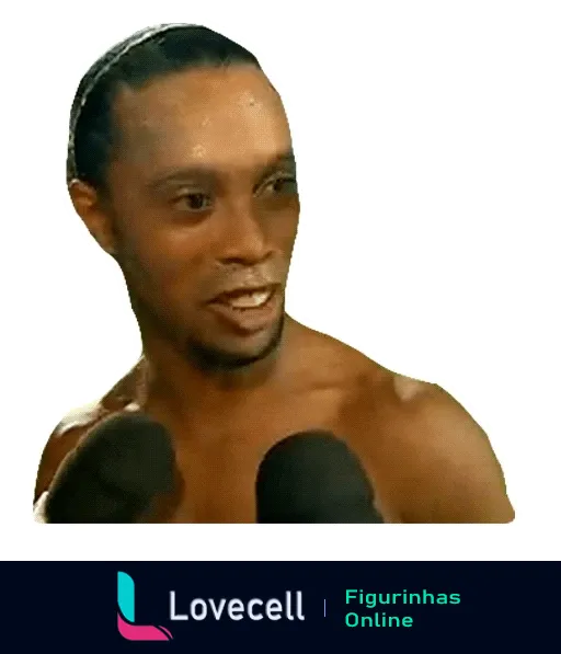 Figurinha do Ronaldinho sorrindo, sem fundo, ideal para conversas descontraídas