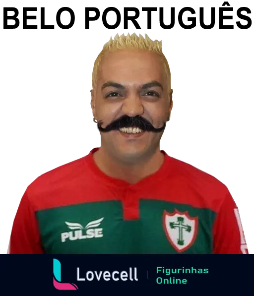 Figurinha de jogador sorridente com cabelo platinado e bigode preto, vestindo camisa de futebol vermelha com patrocínio 'PULSE', em fundo branco