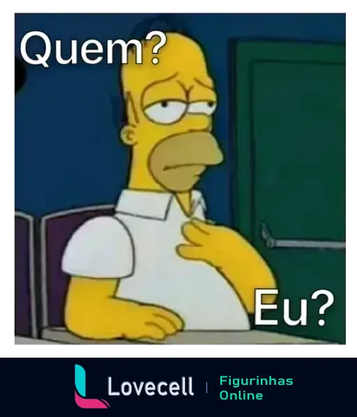 Homer Simpson surpreso apontando para si mesmo com os textos 'Quem?' e 'Eu?' em ambiente interno