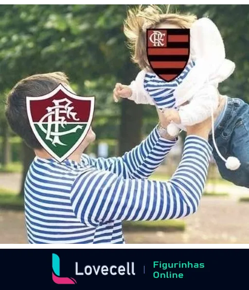 Dois adultos e uma criança com cabeças de escudos do Flamengo e Fluminense, adulto com escudo do Fluminense segurando criança com escudo do Flamengo no ar em clima de brincadeira