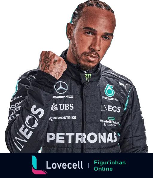 Lewis Hamilton em um uniforme de corrida da equipe Mercedes Petronas, com logotipos da Ineos, UBS, Crowdstrike, Hewlett Packard Enterprise.