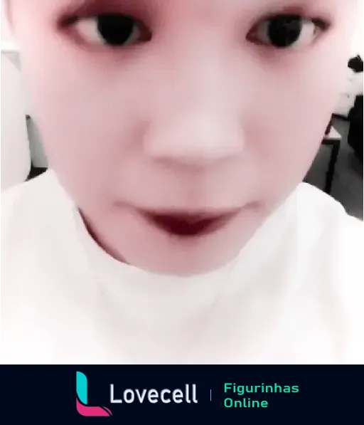 Figurinha de rosto do Jimin Soft com expressão séria e olhos grandes, imagem estilizada com filtro soft de cores suaves.