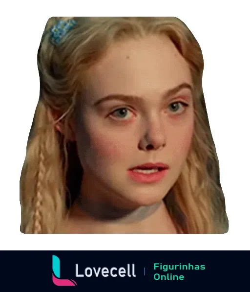 Elle Fanning como Princesa Aurora em Malévola com expressão suave e pensativa, destacando sua pele clara e cabelo loiro