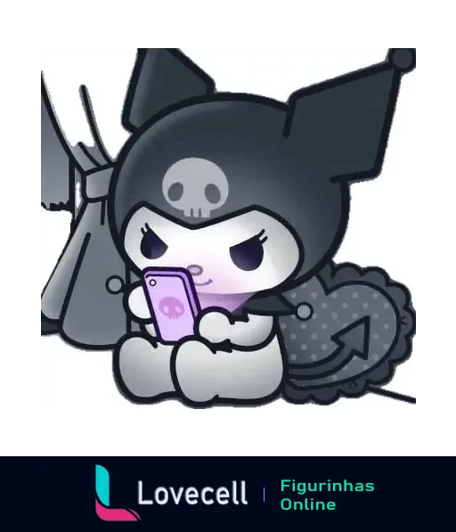 Imagem da personagem Kuromi, da pasta Kuromi e Hello Kitty, sentada e mexendo em um celular com capinha personalizada com um crânio.