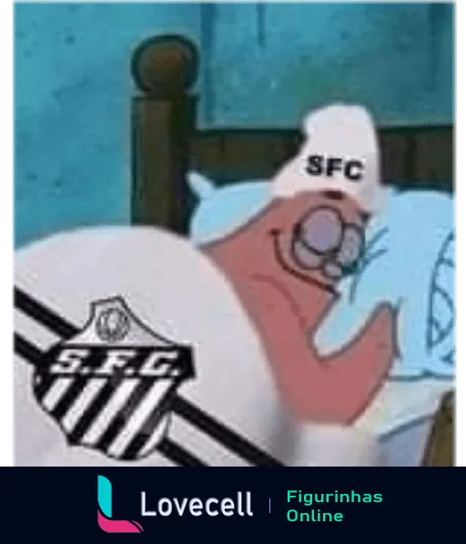 Patrick Estrela torcedor do Santos, de Bob Esponja, relaxado e sorridente, segurando bola com emblema do SFC