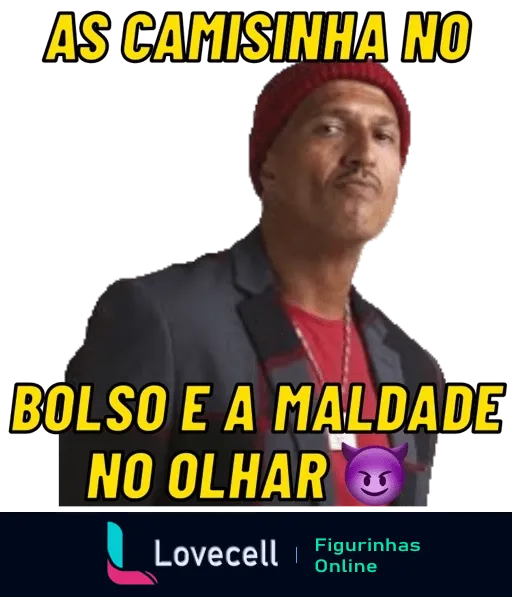 Figurinha de Mano Brown com expressão séria e olhar intrigante, texto 'AS CAMISINHA NO BOLSO' e 'E A MALDADE NO OLHAR' com emoji roxo malicioso