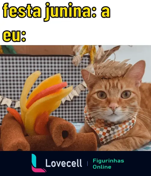 Gato laranja com chapéu de palha e lenço xadrez, típico de festa junina, ao lado de uma fogueira artificial de feltro.