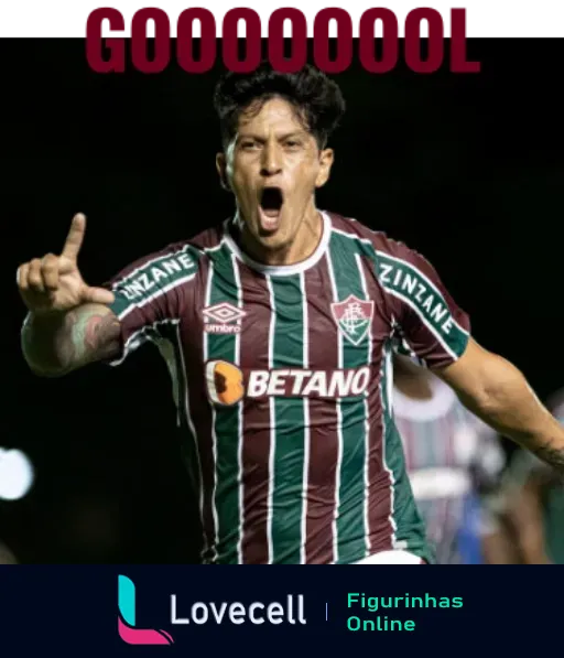 Jogador do Fluminense comemorando gol intensamente, vestindo uniforme com patrocínios da Betano e Zinzane, expressão de vitória e entusiasmo