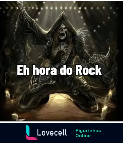 Imagem de uma figura sombria com aparência esquelética, vestindo um manto e segurando uma guitarra. A figura está de joelhos no palco iluminado com velas ao redor e texto diz 'Eh hora do Rock'.