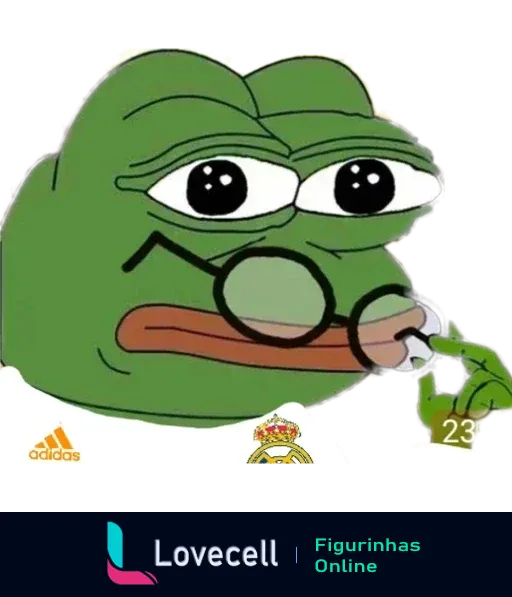 Figurinha de Pepe Pensativo do Real Madrid, usando óculos e camisa do time. Humor e futebol combinados.