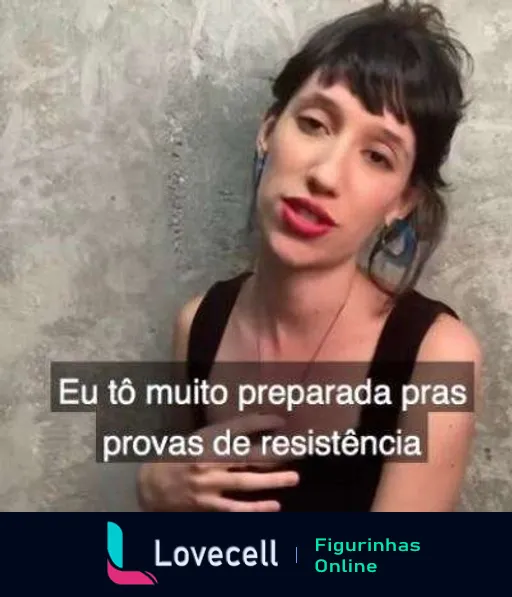 Figurinha de mulher com cabelo curto e brincos grandes falando sobre preparação para provas de resistência, transmitindo confiança e compromisso em um contexto de superação