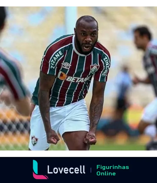 Jogador do Fluminense com uniforme, expressão de concentração, em partida, patrocinadores Betfair e Umbro visíveis