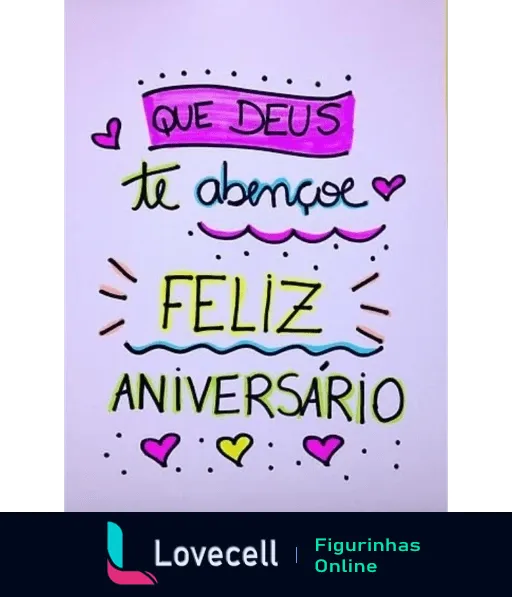 Figurinha de Feliz Aniversário com banner rosa contendo a frase 'Que Deus te abençoe', seguida por 'FELIZ ANIVERSÁRIO' em letras coloridas e vibrantes, decorada com corações e raios multicoloridos