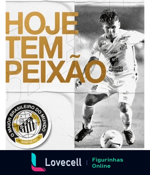 Jogador do Santos Futebol Clube em ação em campo, uniforme branco com detalhes em preto, patrocinador visível, frase 'Hoje tem Peixão' e emblema do Santos