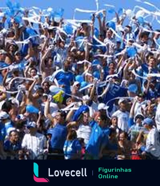 Multidão de torcedores do Avaí comemorando em estádio, vestindo camisas e agitando bandeiras azuis e brancas, com fitas azuis no ar