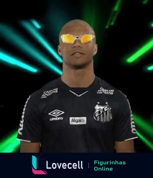 Figurinha do WhatsApp mostrando jogador do Santos FC com uniforme preto e branco, usando óculos de sol amarelos, expressão séria e fundo verde com linhas que sugerem movimento