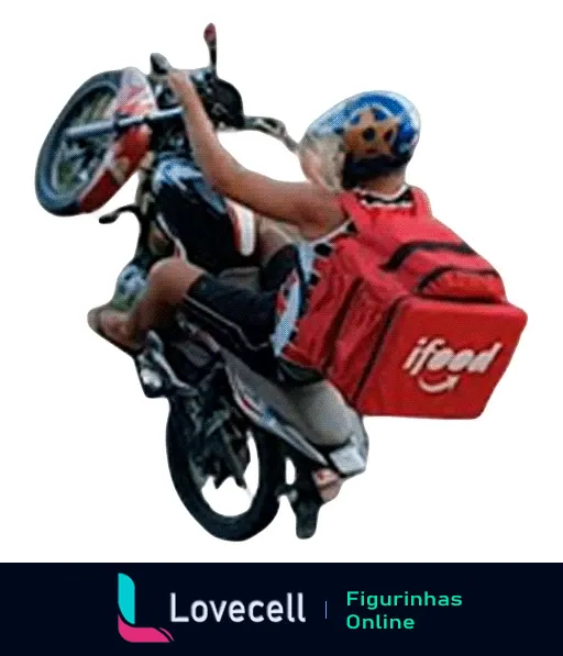 Motociclista fazendo acrobacia de wheelie com capacete azul e mochila vermelha do iFood