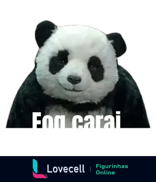 Figurinha de panda com expressão calma e sorriso leve, com frase 'Eoq carai' em letras brancas indicando surpresa ou incredulidade, fundo simples.