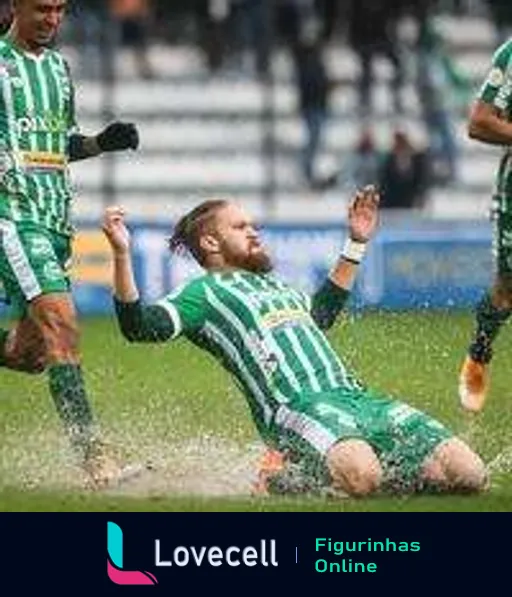 Jogador do Juventude comemorando vibrante em campo, deslizando de joelhos na grama molhada, com expressão emocionada e colegas ao fundo entusiasmados