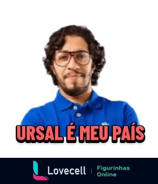 Homem jovem com óculos e camisa polo azul falando enérgicamente com a frase 'URSAL É MEU PAÍS' em destaque