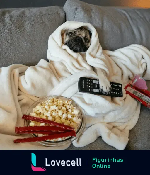 Cachorro deitado assistindo Netflix com cobertor no sofá em um dia frio