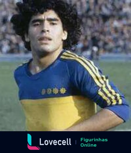 Figurinha de jogador famoso do Boca Juniors com cabelo cacheado usando uniforme azul e amarelo