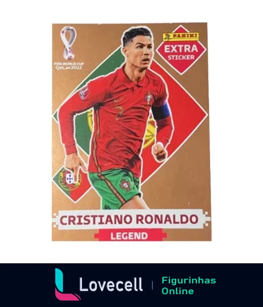 Figurinha de Cristiano Ronaldo na Copa do Mundo FIFA Qatar 2022, com uniforme da seleção portuguesa, em ação de jogo, com selo da Panini e inscrição 'LEGEND'