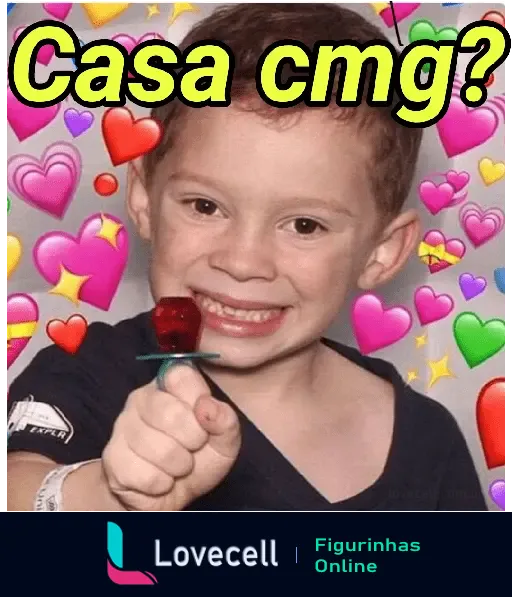 Menino segurando uma rosa com fundo de corações e a frase 'Casa cmg?' em destaque, ideal para expressar sentimentos apaixonados.