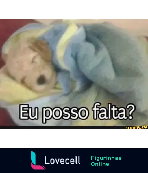 Imagem de um filhote de cachorro enrolado em toalhas coloridas, com o texto "Eu posso falta?" em destaque, expressando um tom engraçado.