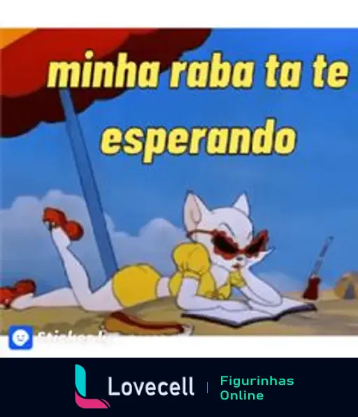 Figurinha com uma personagem de desenho animado relaxando sob um guarda-sol, usando óculos escuros e uma roupa de banho, com a frase 'minha raba ta te esperando'.