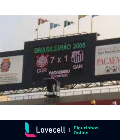 Placar eletrônico no estádio do Pacaembu mostrando Corinthians 7 x 1 Santos no Brasileirão 2005, com escudos dos times