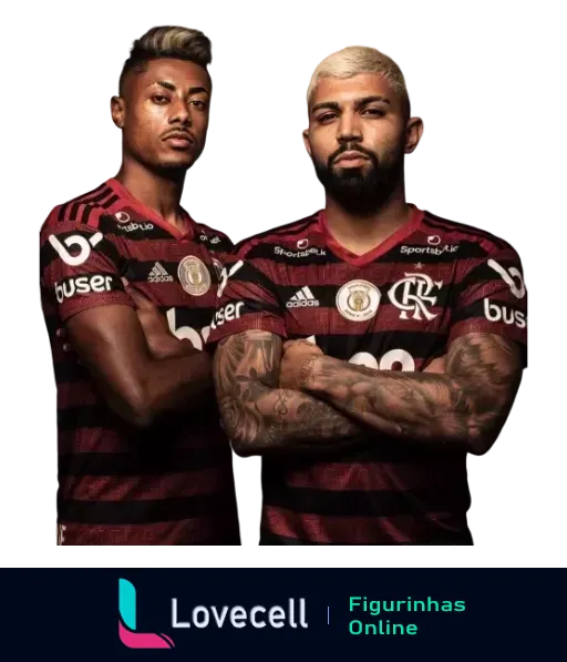 Dois jogadores do Flamengo em uniforme Adidas com expressões sérias de orgulho e confiança