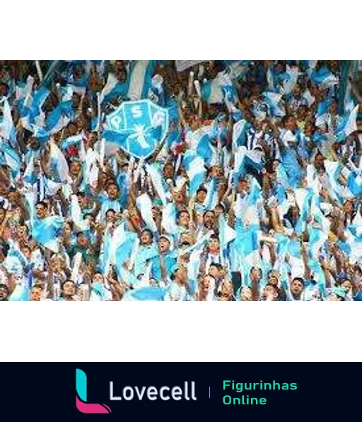 Torcida do Paysandu agitando bandeiras azul-celeste em estádio, vestidos de azul, demonstrando entusiasmo e apoio ao time de futebol