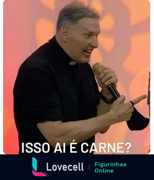 Padre Marcelo Rossi energético segurando microfone e apontando, questionando 'Isso aí é carne?' em evento