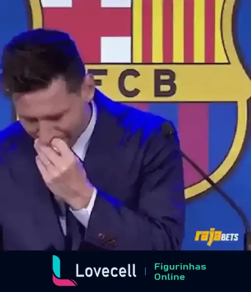 Messi visivelmente emocionado durante uma coletiva de imprensa, supostamente dando adeus ao FC Barcelona. Um momento tocante de sua carreira.