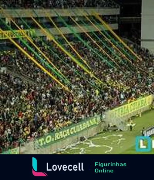 Arquibancada lotada de torcedores do Cuiabá em jogo noturno com bandeirão 'O RACISMO MATA!'