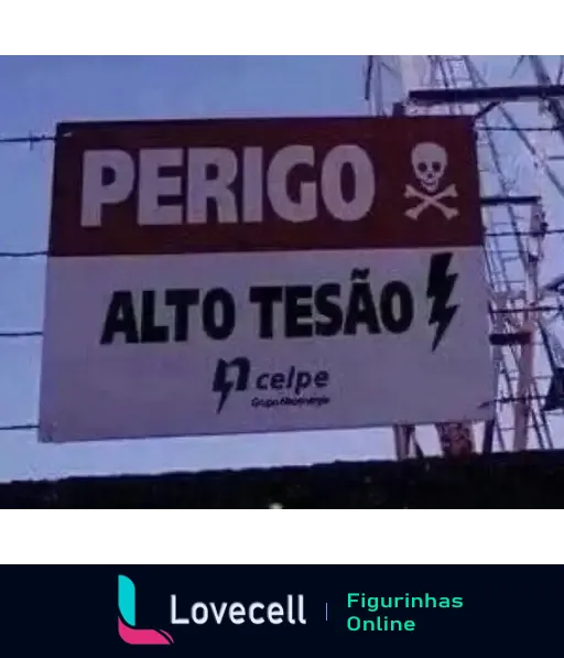 Placa de advertência em uma instalação elétrica com a inscrição 'PERIGO ☠️ ALTO TESÃO' e o logotipo da celpe grupo neoenergia.