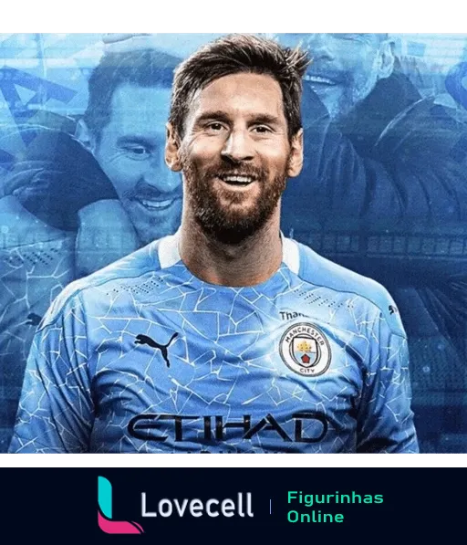 Figurinha de Lionel Messi sorrindo, vestindo a camisa do Manchester City com tons de azul, comemorando com imagens ao fundo, destacando patrocínio da Puma.