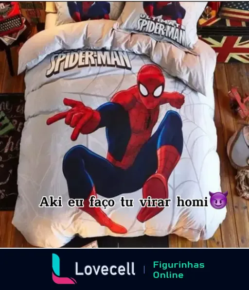 Capa de duvet decorada com a imagem do Spider-Man, acompanhada do texto 'Aki eu faço tu virar homi'.