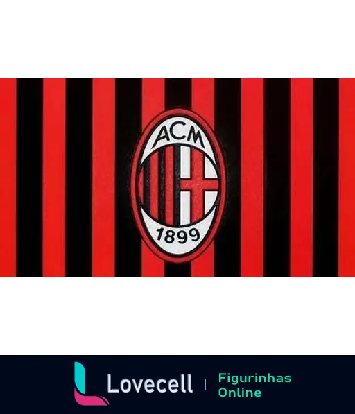 Figurinha do escudo do AC Milan com fundo listrado vermelho e preto, sigla ACM e ano de fundação 1899, simbolizando a tradição do clube no futebol italiano