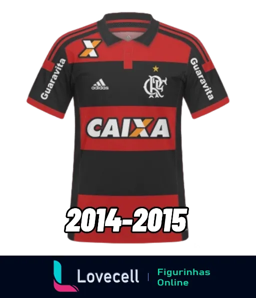 Figurinha da camisa do Flamengo de 2014-2015, com as cores vermelha e preta, logotipo da Adidas, escudo do Flamengo e patrocínios da Caixa e Guaraviton