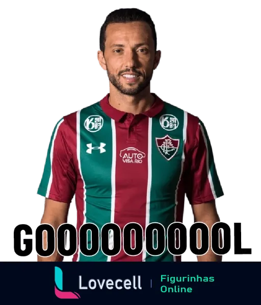 Jogador do Fluminense comemorando gol, vestido com uniforme verde, grená e branco, sorrindo